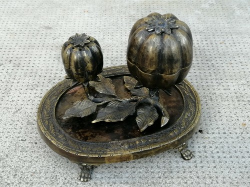 Ancien brûle parfum - , decor