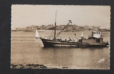 DINARD (35) BOAT WORKERS in very close-up in 1957