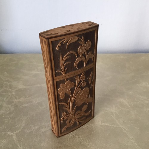 Grand étui bois sculpté - grand,
