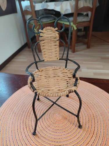 Chaise miniature métal noir