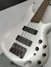 Guitare basse électrique