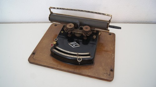 Ancienne machine écrire - ancienne,