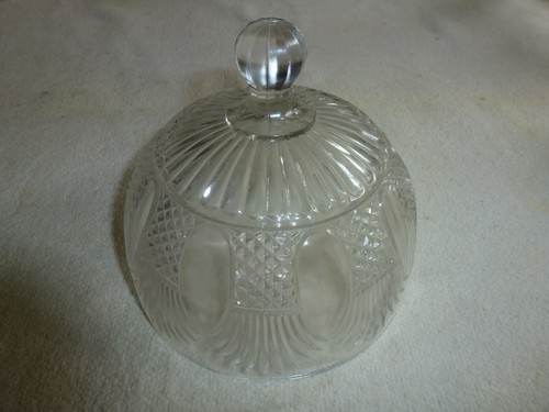 Belle cloche fromage en - cloche, a