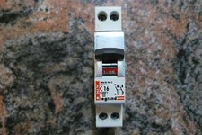 DISJONCTEUR  MODULAIRE 16AMPERES COURBE C, 06396 LEGRAND 16A Pouv. Coupure 10KA