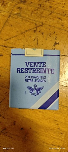 Paquet cigarettes neuf - de, «