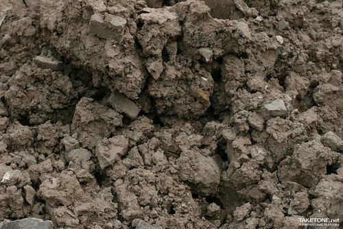 100m terre argileuse à - de,