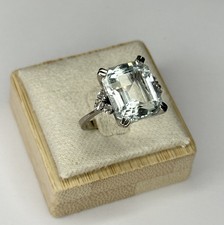 Belle Bague en Or Gris 18 ct /