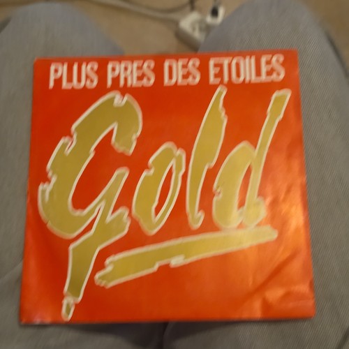 Gold plus près des - gold,