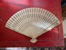 ancien éventail bois sculpté, ajouré