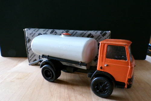 Vehicule camion citerne fiat - camion,