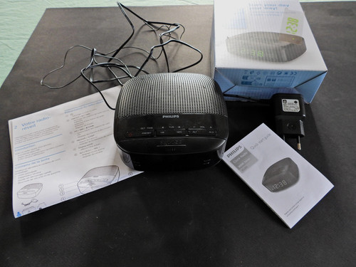 Petit radio réveil - ,