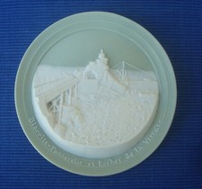 V68 Médaillon à Suspendre