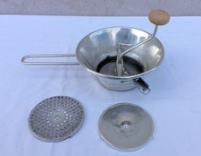 MOULIN A LEGUME  -  GUILLOUARD