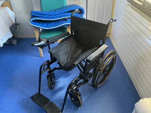 Chaise roulante electrique - chaise,