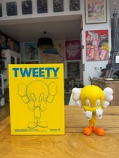 kaws tweety 2010 yellow  500 edition medicom toy