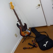 Guitare basse électrique