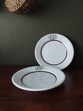 Paire d'anciennes assiettes à dessert en faïence terre de fer « AP »