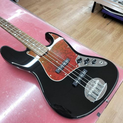 Guitare basse électrique