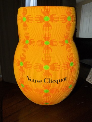 Veuve clicquot champagne - veuve,
