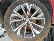 215/55/17 JANTE / 2621857 POUR