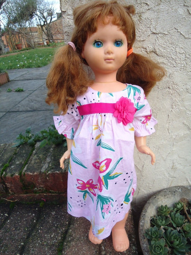 Poupee bella aux yeux bleus - ,