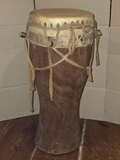 Instrument De Musique Tambour, Djembé africain bois. Tam-tam 