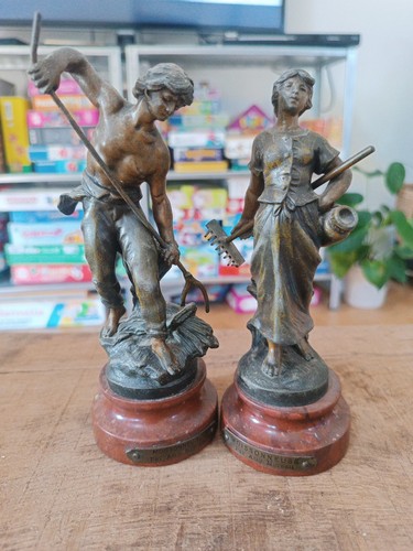 Deux statues paire - paire, le