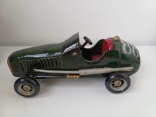 Voiture de course en bois