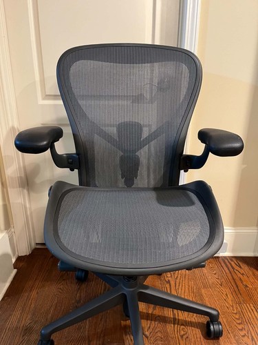 Herman miller aeron - miller,