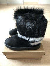 Bottines noires et blanches