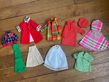 Lot  de vêtements vintage pour la poupée Tressy de Bella