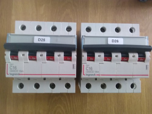 Disjoncteur tetra 4 poles - disjoncteur,