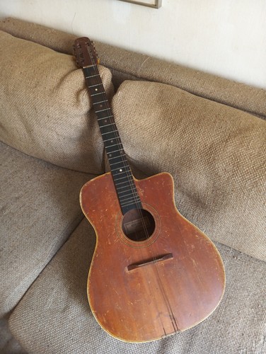 Guitare jazz manouche couesnon - jazz,