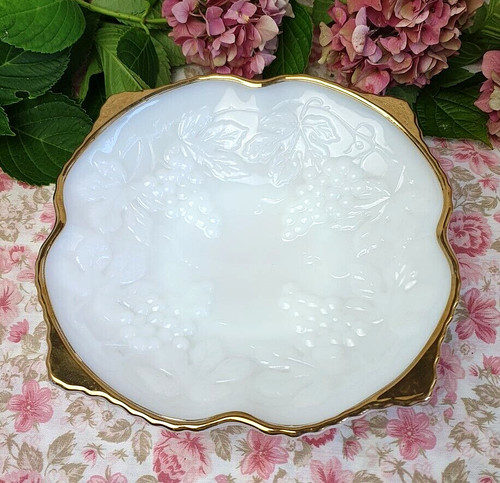 Ancienne assiette plat sur - plat,