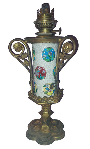 Lampe petrole sur support - petrole,