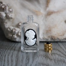 5.7 cm, Bouteille en verre