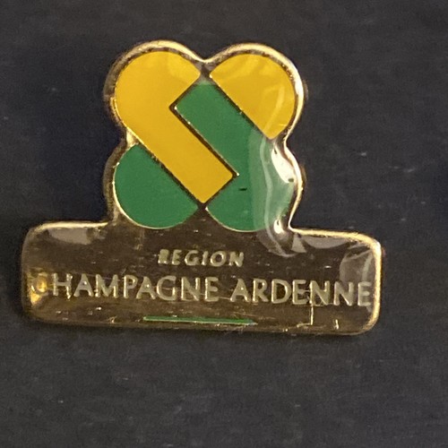 Pin tourisme région - pin’s,
