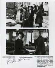 LESLIE CARON signed AUTOGRAPH 8997