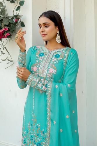 Robe salwar kameez lourd - kameez,