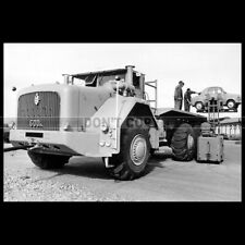 Photo A.013229 BERLIET T100 & VESPA 400