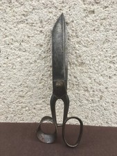 Ancienne paire de ciseaux /
