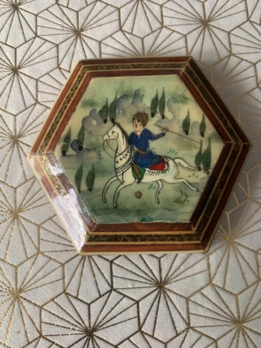 Presse papier peint main - papier,