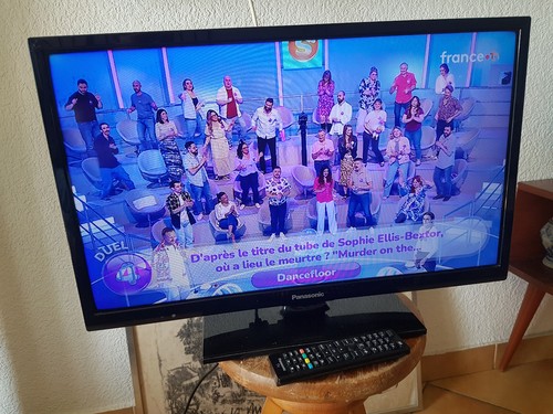 Led cm tx 24c300e - tv, 60
