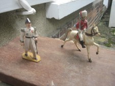 figurine: amiral et hussard a