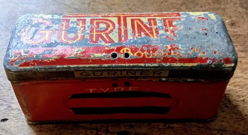 Ancienne petite boite tôle