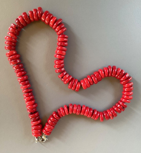 Collier perles corail - en,