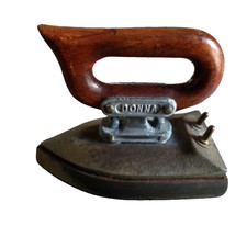 Fer à repasser électrique ancien manche bois - Art déco. Marque DONNA. Très rare