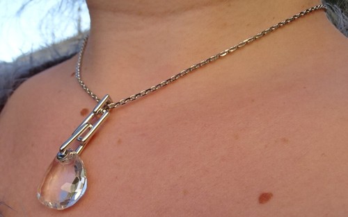 Collier signé