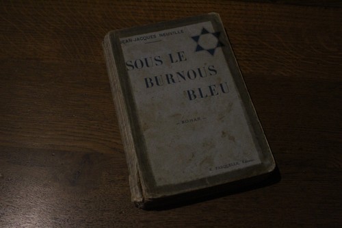 Sous burnous bleu - sous, le