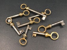 Lot de 8 Anciennes petites clés,clefs,cadenas,meuble,boite,coffret,serrure, keys